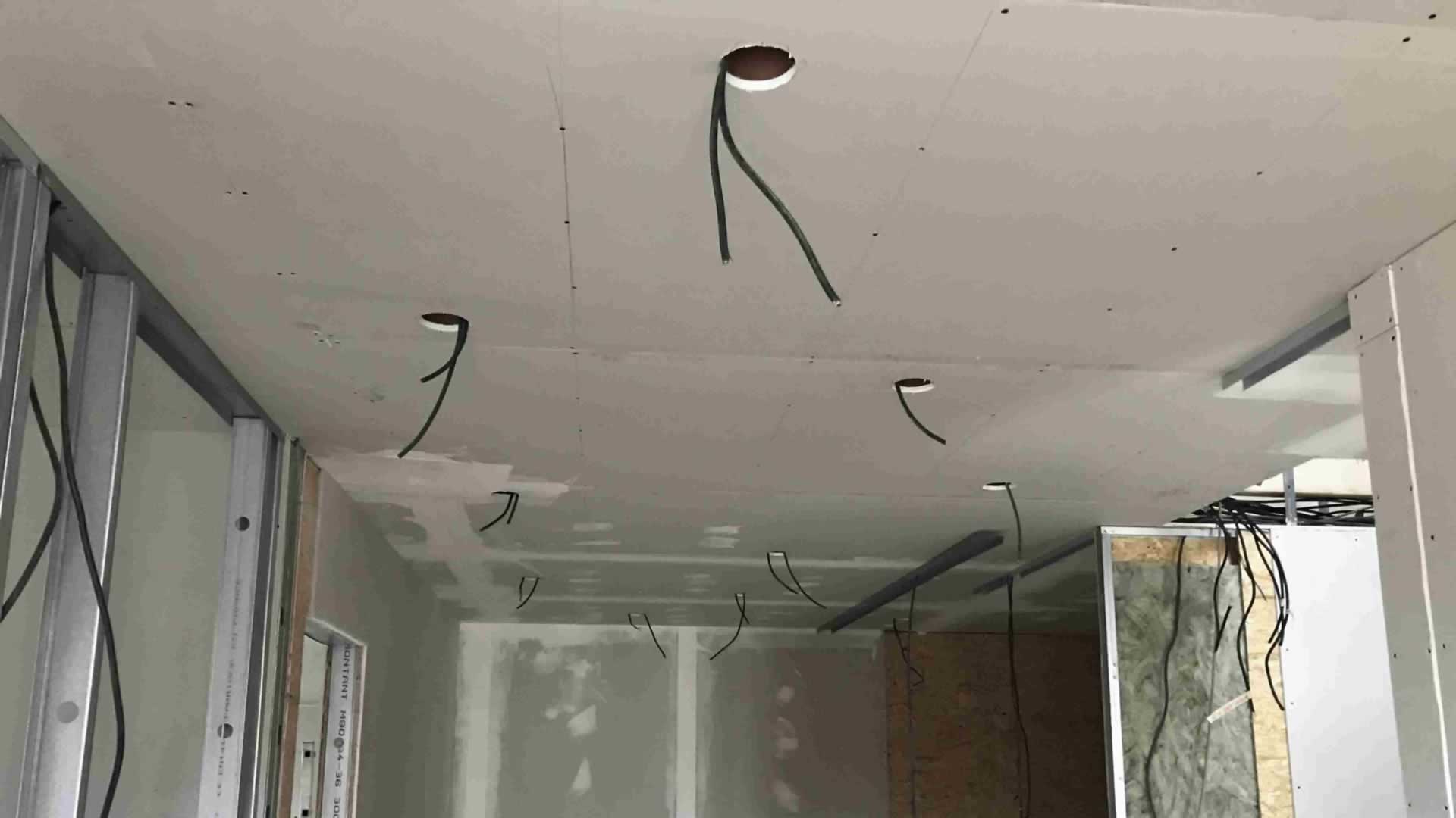 pose plaque de platre pour plafond rayonnant